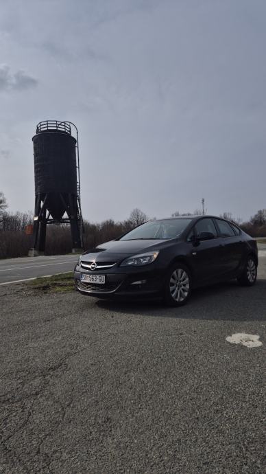 Opel Astra 1,6 CDTI, fotografija 2