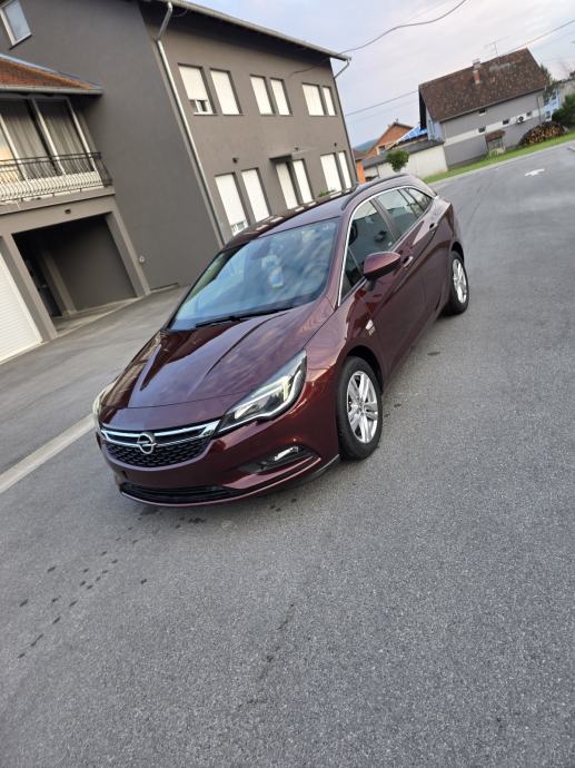 Opel Astra 1.6 CDTI, fotografija 2