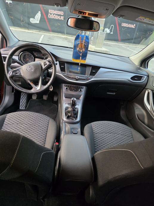 Opel Astra 1.6 CDTI, fotografija 9