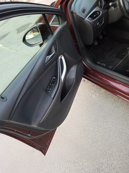 Opel Astra 1.6 CDTI, fotografija 11