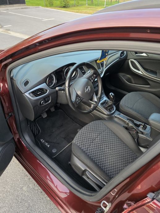 Opel Astra 1.6 CDTI, fotografija 13