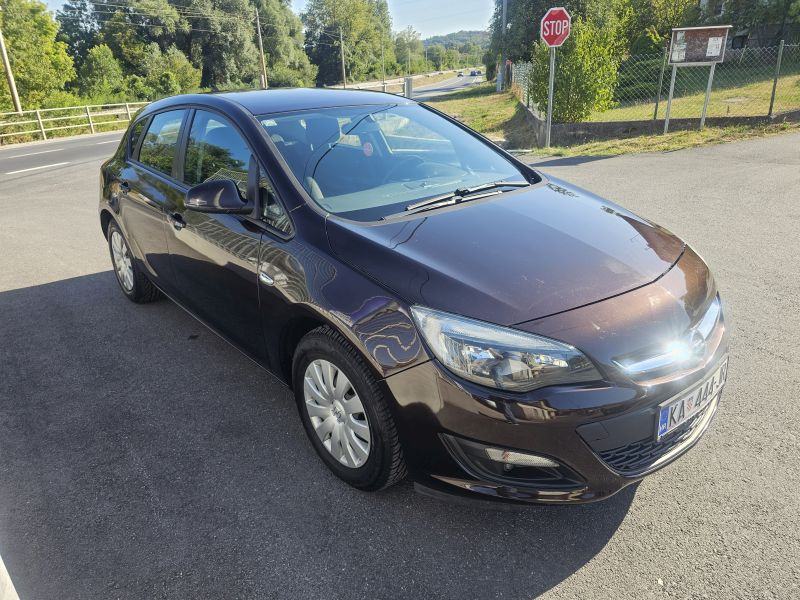 Opel Astra 1,6 CDTI, fotografija 2