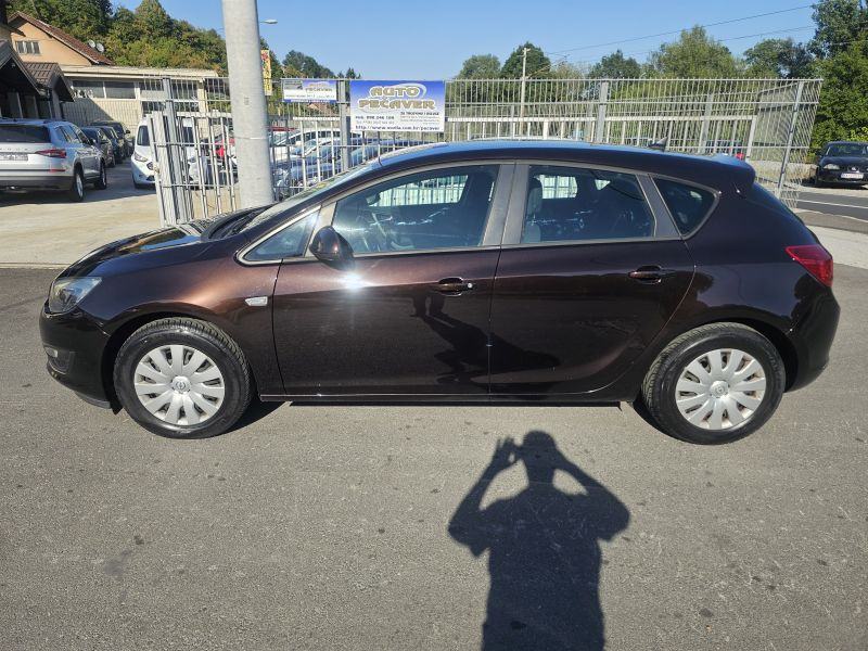 Opel Astra 1,6 CDTI, fotografija 3