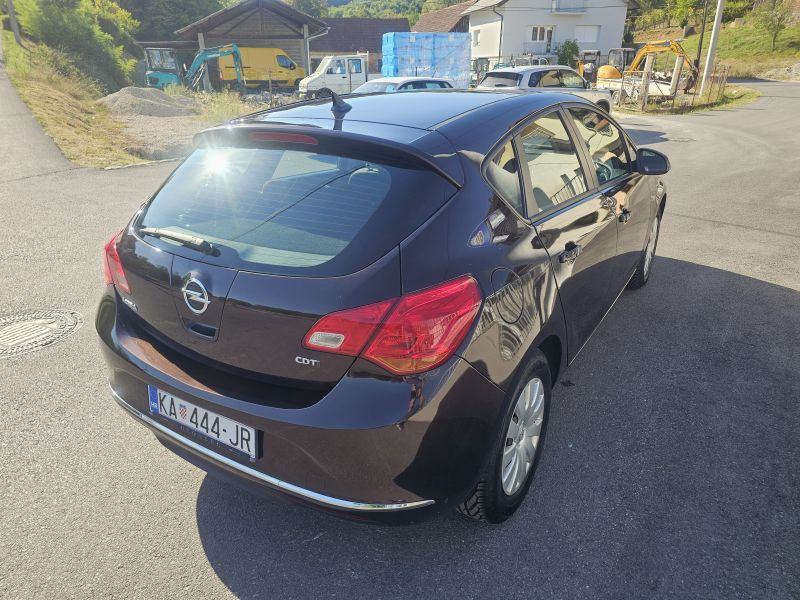 Opel Astra 1,6 CDTI, fotografija 6