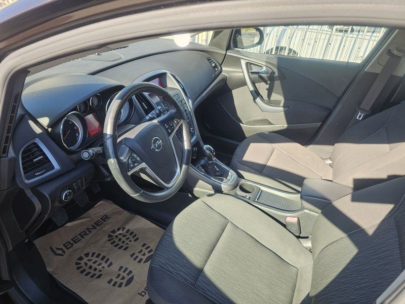 Opel Astra 1,6 CDTI, fotografija 9