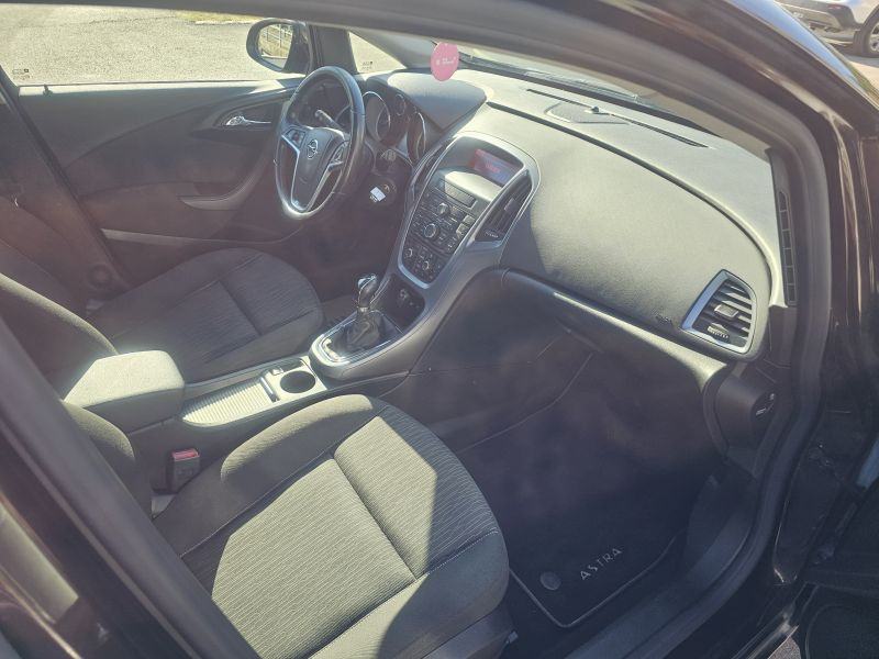 Opel Astra 1,6 CDTI, fotografija 12
