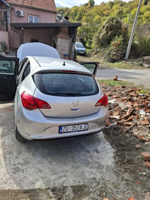 Opel Astra 1,6 CDTI, fotografija 4