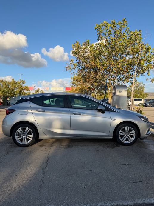 Opel Astra 1,6 CDTI, fotografija 3