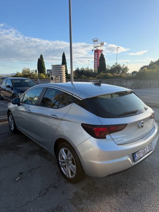 Opel Astra 1,6 CDTI, fotografija 13