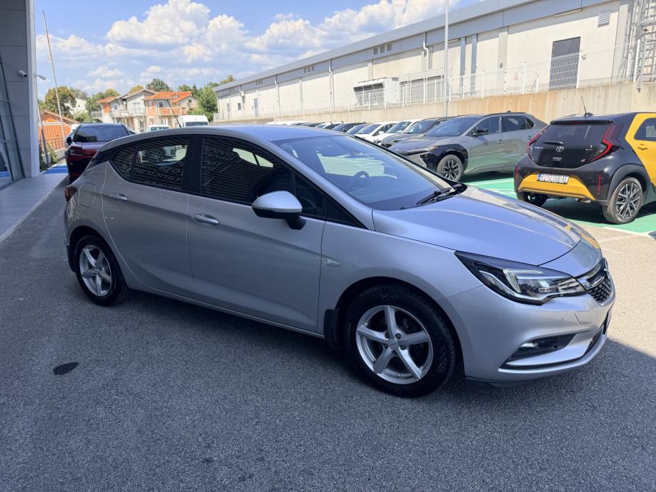 Opel Astra 1,6,ENJOY,očuvano vozilo!, fotografija 2