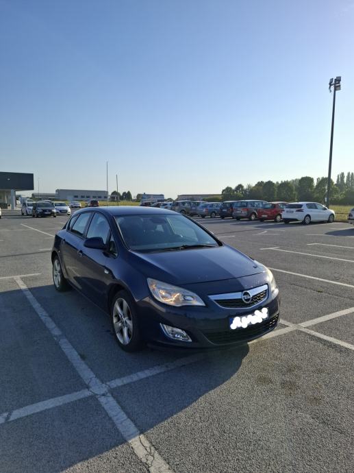 Opel Astra J 1,7 CDTI Classic, pogled izvana - slika 3