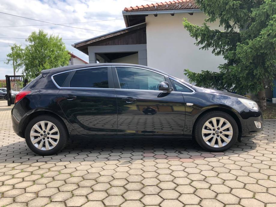 Opel Astra 1,7 CDTI Cosmo **Garancija 12 mj.**