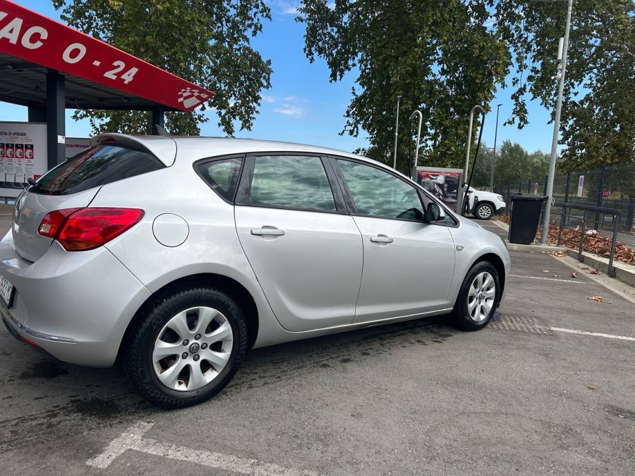 Opel Astra 1,7 cdti..HR Auto,,160000..km,,, pogled izvana - slika 5