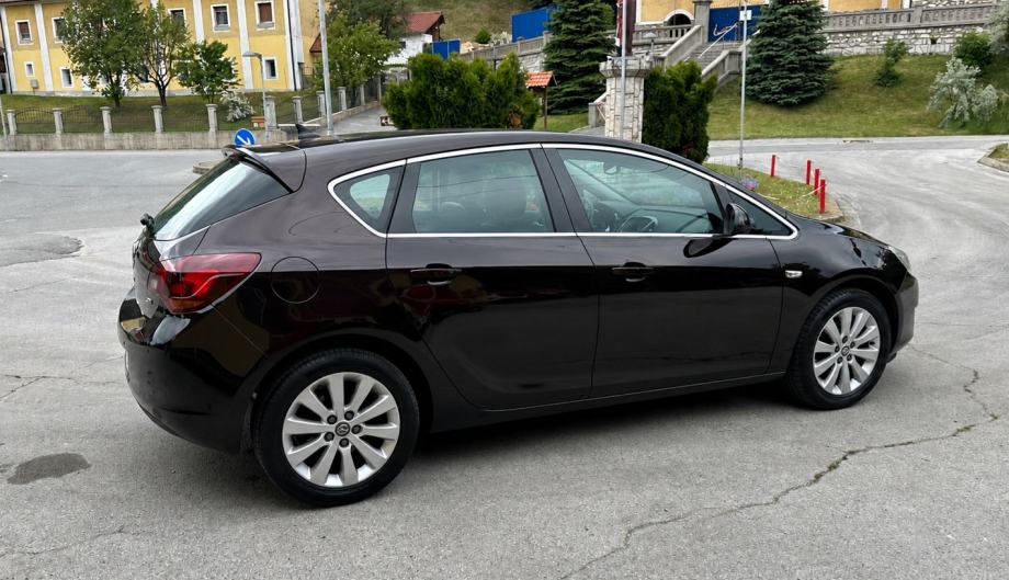 Opel Astra 1,7 CDTI ,Cosmo , led , Navvi, fotografija 6
