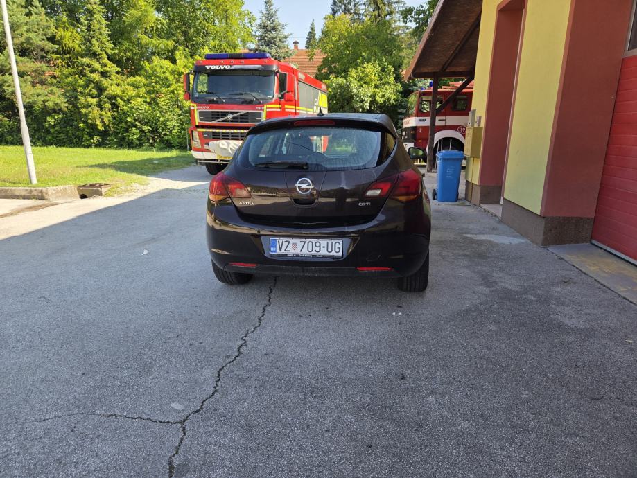 Opel Astra 1,7 CDTI ,Cosmo , led , Navvi, fotografija 11