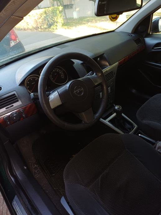 Opel Astra 1,7 CDTI reg 9/27 klima ledi, servisna, odlicna, fotografija 9