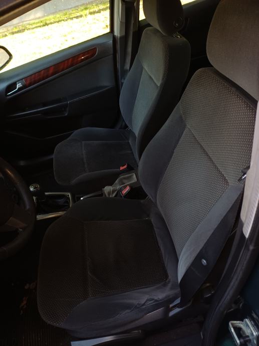 Opel Astra 1,7 CDTI reg 9/27 klima ledi, servisna, odlicna, fotografija 8