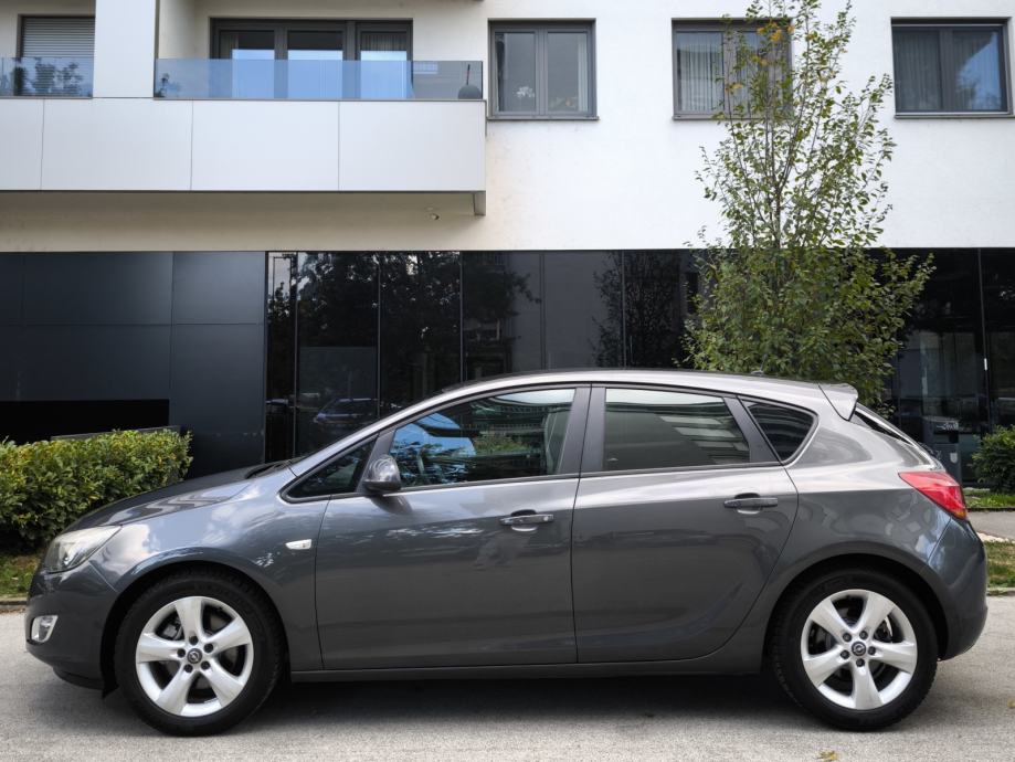 OPEL ASTRA 1,7 CDTI// REGISTRIRAN GODINU DANA//, fotografija 7