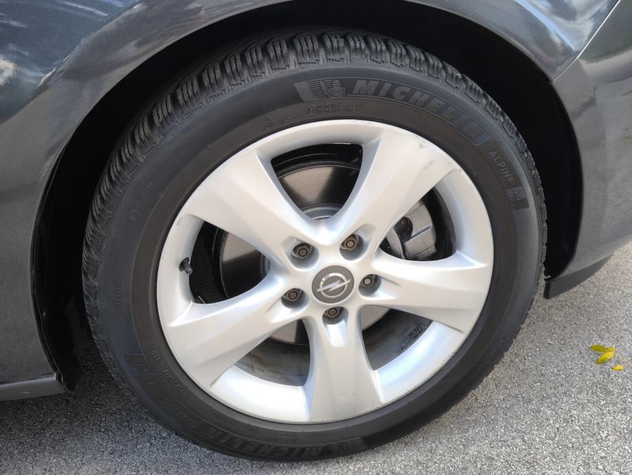 OPEL ASTRA 1,7 CDTI// REGISTRIRAN GODINU DANA//, fotografija 13