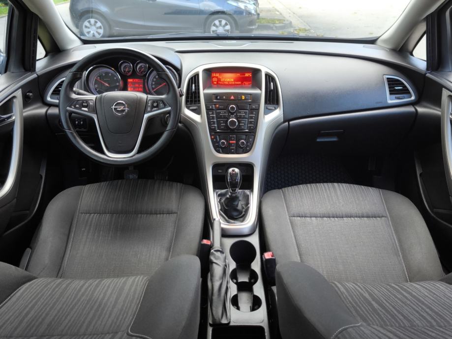 OPEL ASTRA 1,7 CDTI// REGISTRIRAN GODINU DANA//, fotografija 14