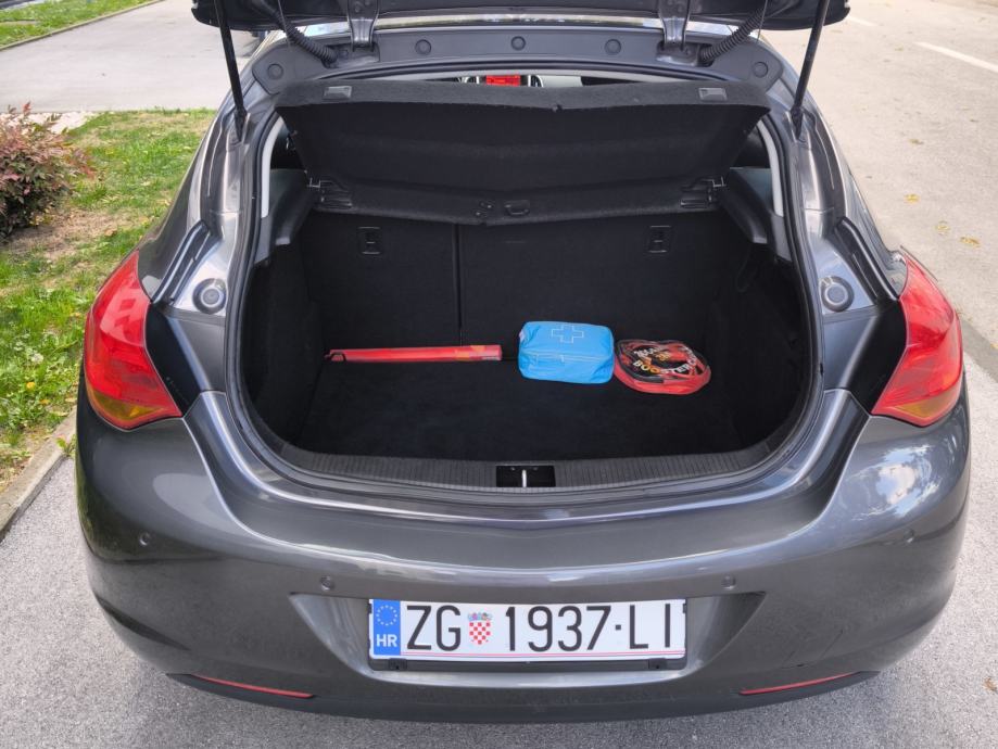 OPEL ASTRA 1,7 CDTI// REGISTRIRAN GODINU DANA//, fotografija 11