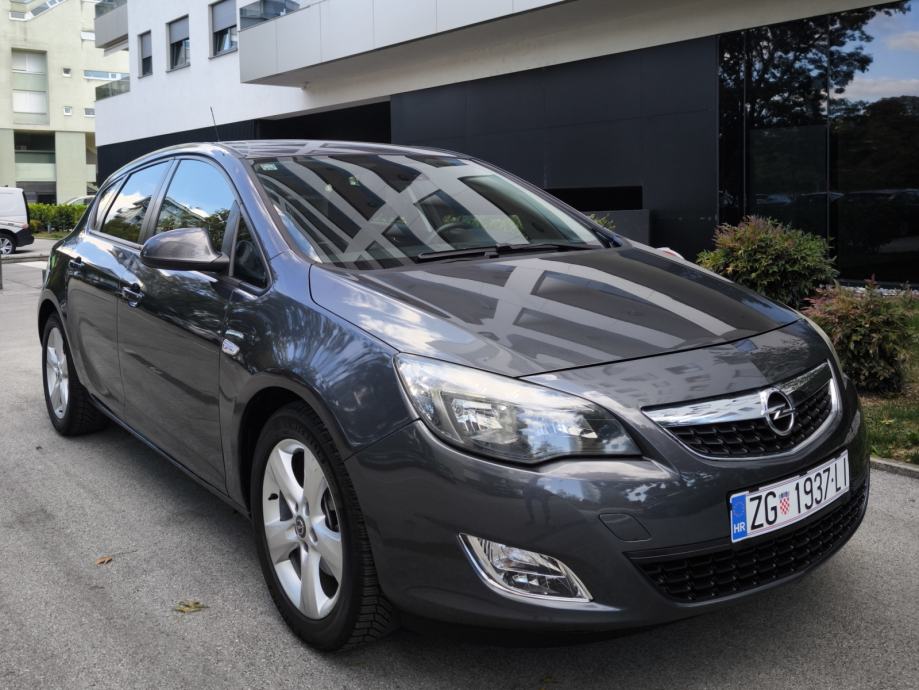 OPEL ASTRA 1,7 CDTI// REGISTRIRAN GODINU DANA//, fotografija 3