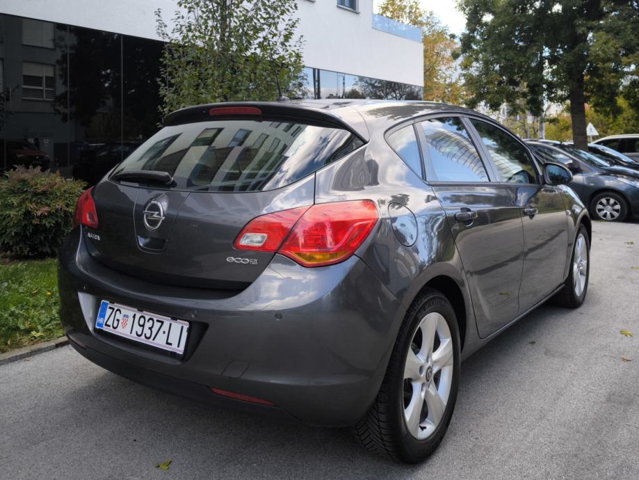 OPEL ASTRA 1,7 CDTI// REGISTRIRAN GODINU DANA//, fotografija 6