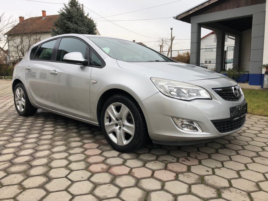 Opel Astra 1,7 CDTI **Garancija 12 mjeseci**