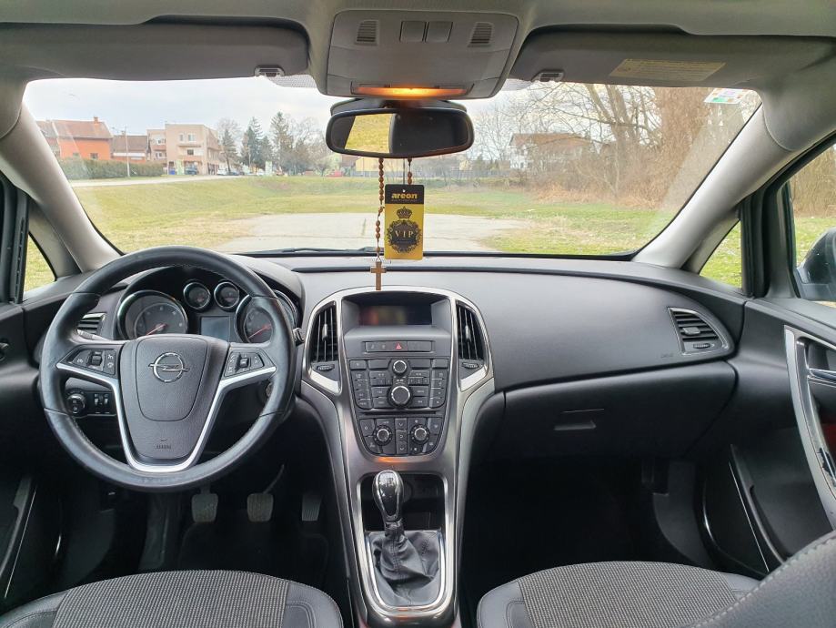 Opel Astra 1,7 CDTI, fotografija 13