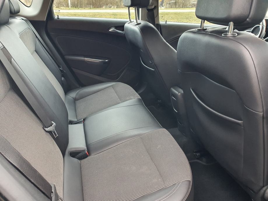 Opel Astra 1,7 CDTI, fotografija 14