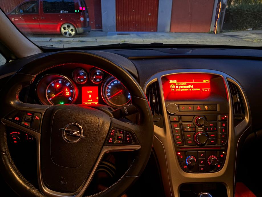 Opel Astra 1,7 CDTI, fotografija 11