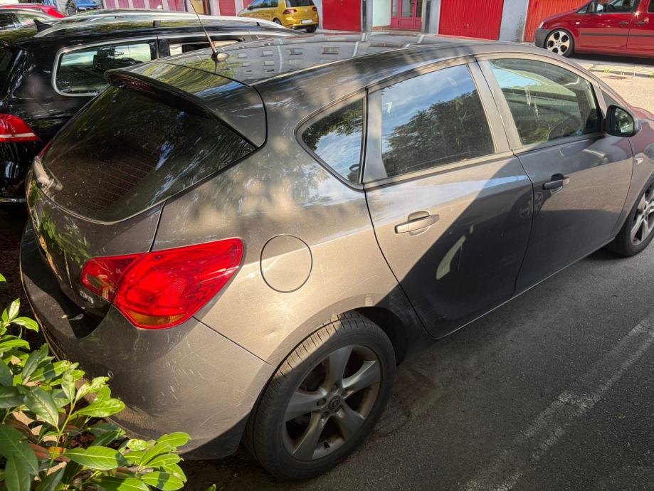 Opel Astra 1,7 CDTI, fotografija 9