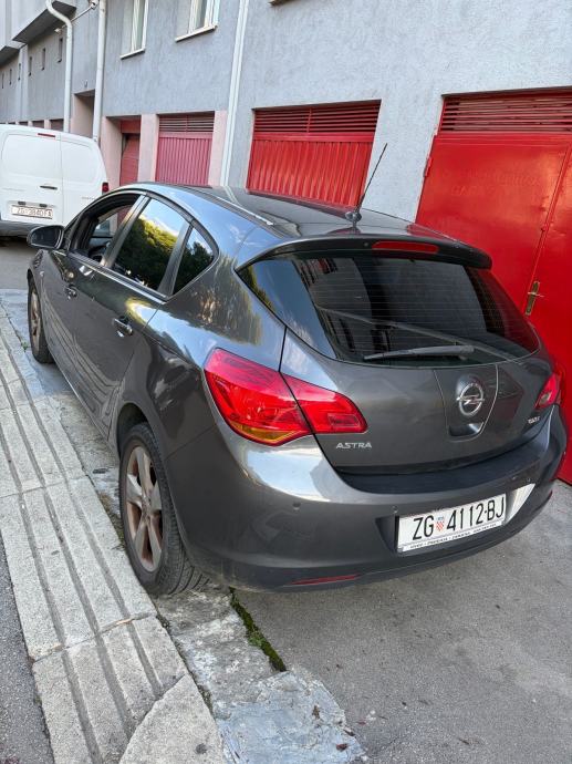 Opel Astra 1,7 CDTI, fotografija 4