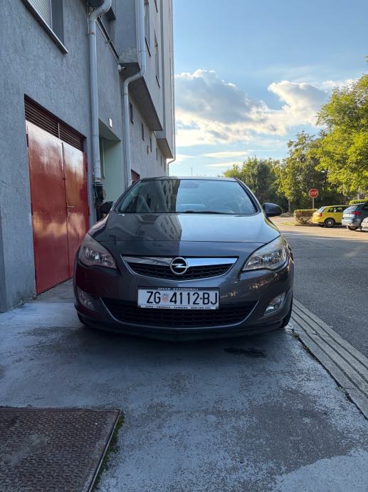 Opel Astra 1,7 CDTI, fotografija 3