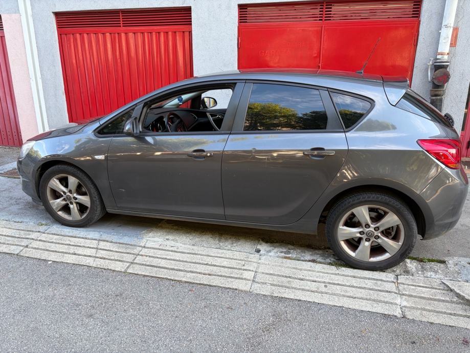 Opel Astra 1,7 CDTI, fotografija 5