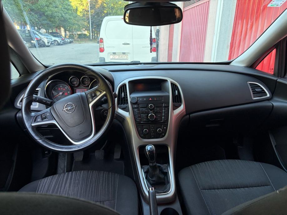 Opel Astra 1,7 CDTI, fotografija 2