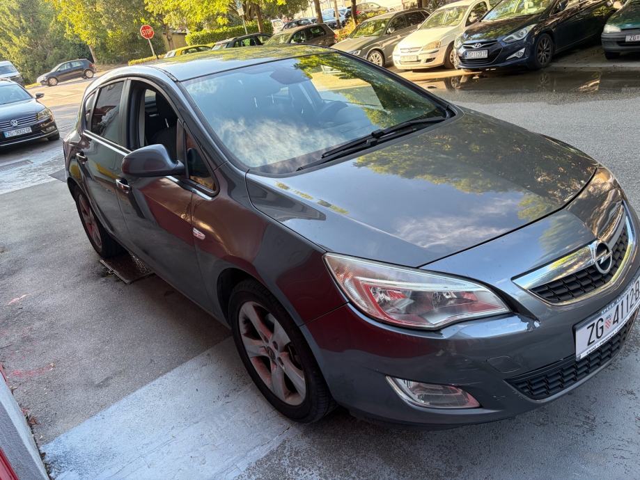 Opel Astra 1,7 CDTI, fotografija 7