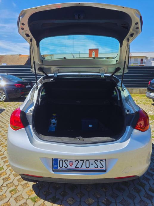 Opel Astra 1,7 CDTI, fotografija 5