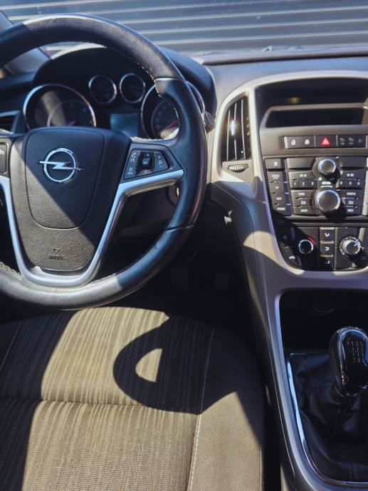 Opel Astra 1,7 CDTI, fotografija 9