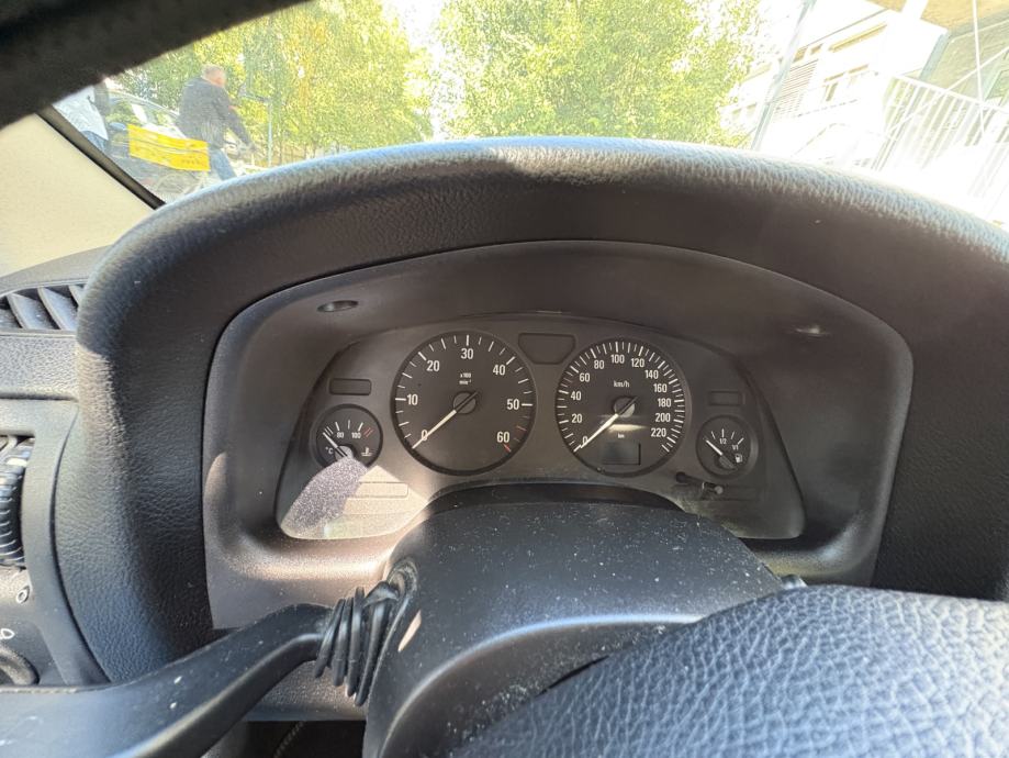 Opel Astra 1,7 CDTI, fotografija 6