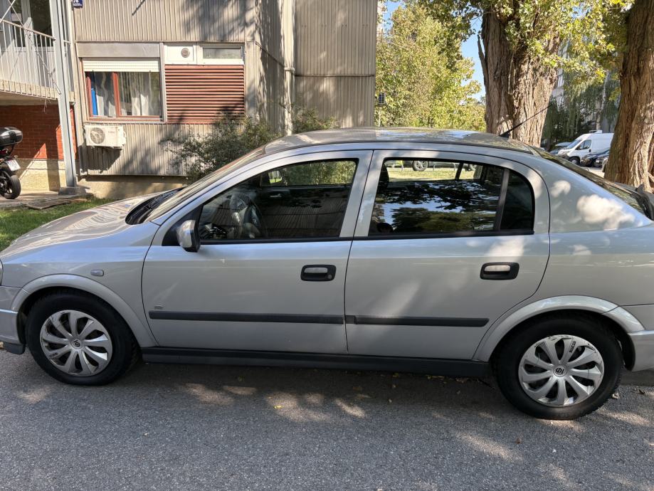 Opel Astra 1,7 CDTI, fotografija 4