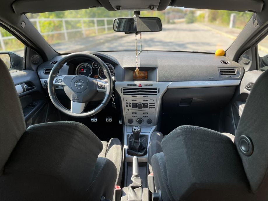 Opel Astra 1,9 CDTI Sport, fotografija 4