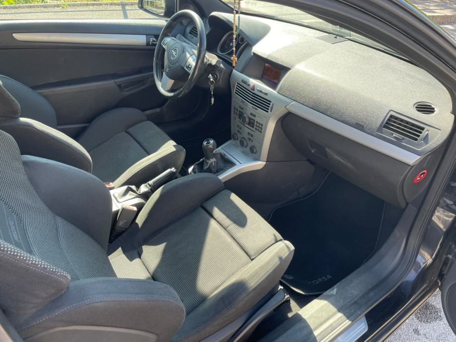 Opel Astra 1,9 CDTI Sport, fotografija 10