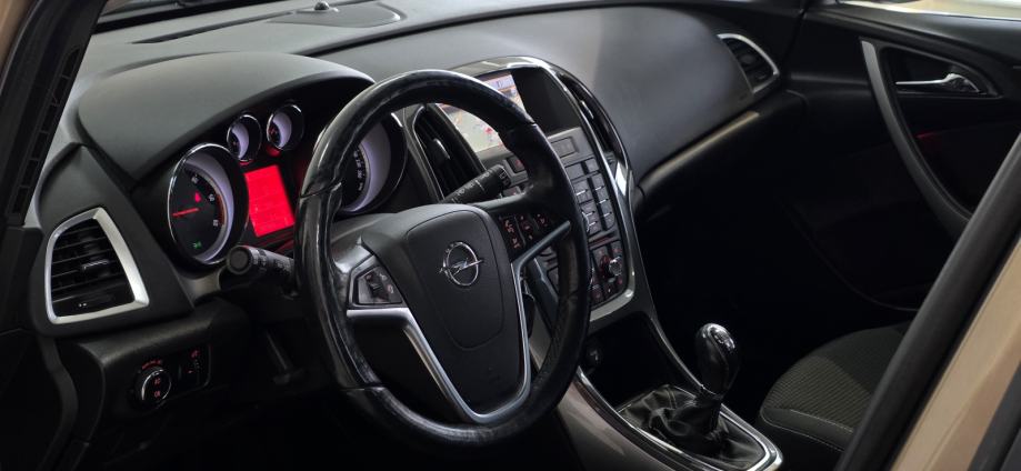 Opel Astra 2,0 CDTI MAKSIMALNO SAČUVAN, fotografija 17