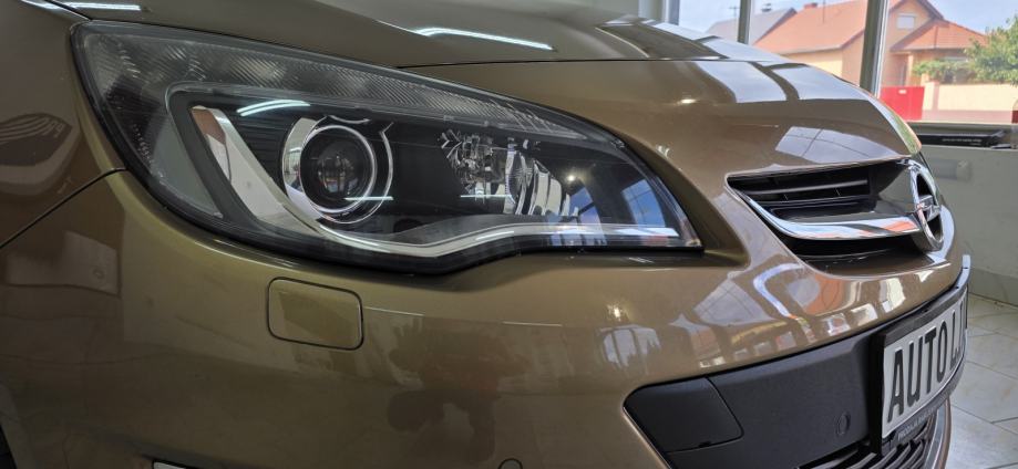 Opel Astra 2,0 CDTI MAKSIMALNO SAČUVAN, fotografija 4