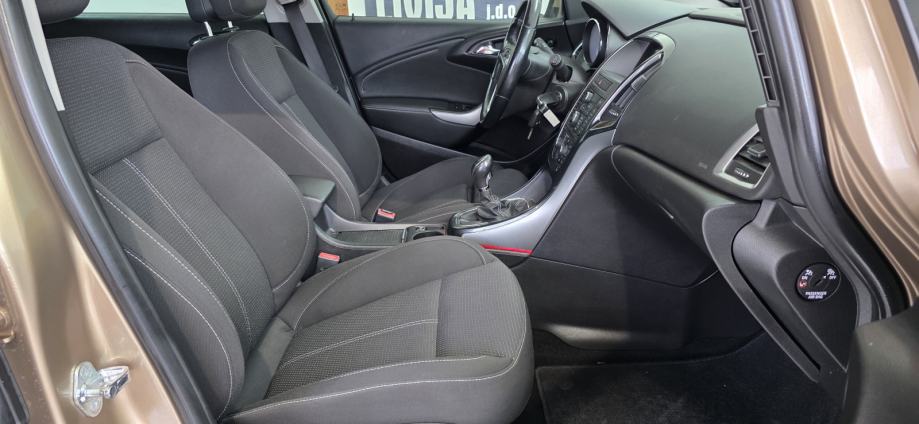 Opel Astra 2,0 CDTI MAKSIMALNO SAČUVAN, fotografija 13