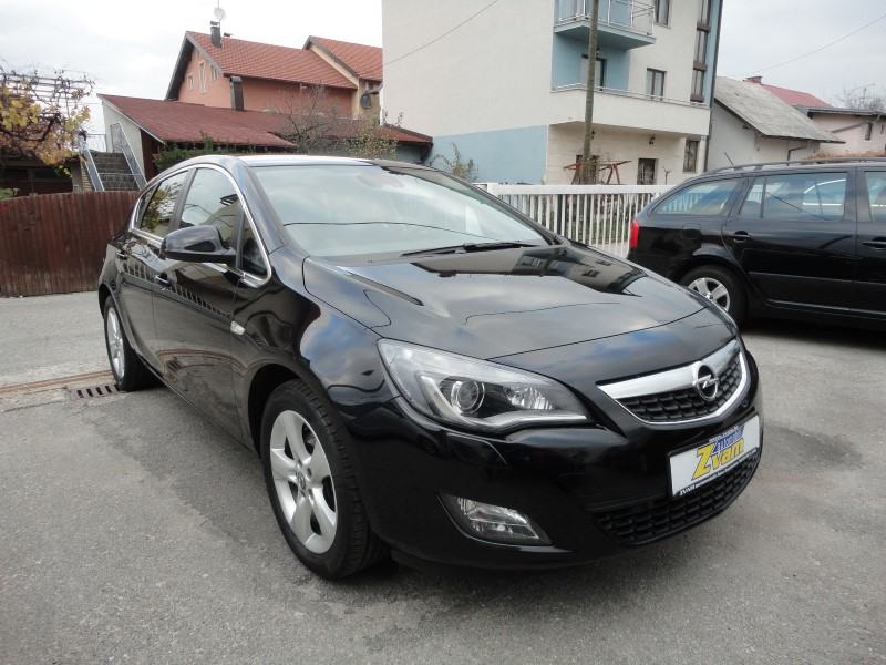 Opel Astra 2.0 CDTI SPORT, XENON, NAVIGACIJA, ALU 17", ITD...