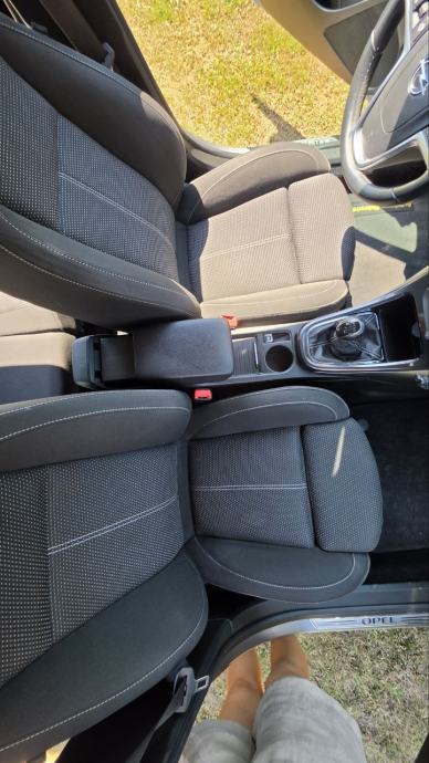 Opel Astra CDTI 1.7, fotografija 11