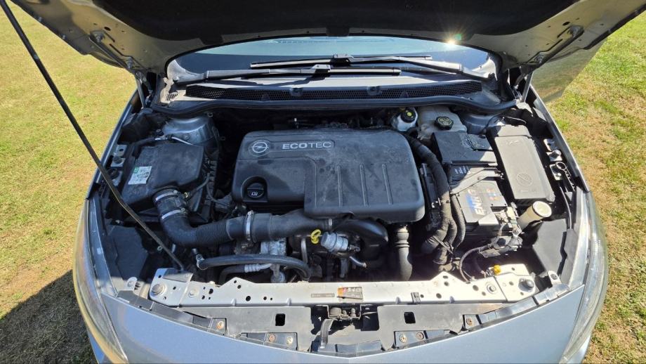 Opel Astra CDTI 1.7, fotografija 6