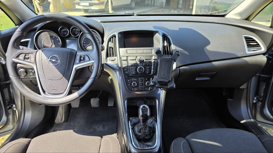 Opel Astra CDTI 1.7, fotografija 7
